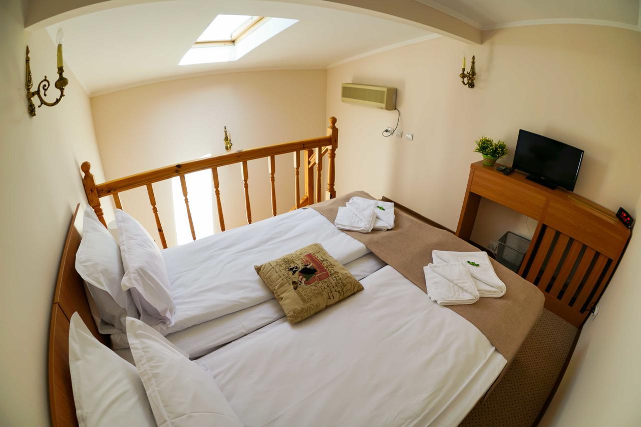 Downtown Hotel 4*